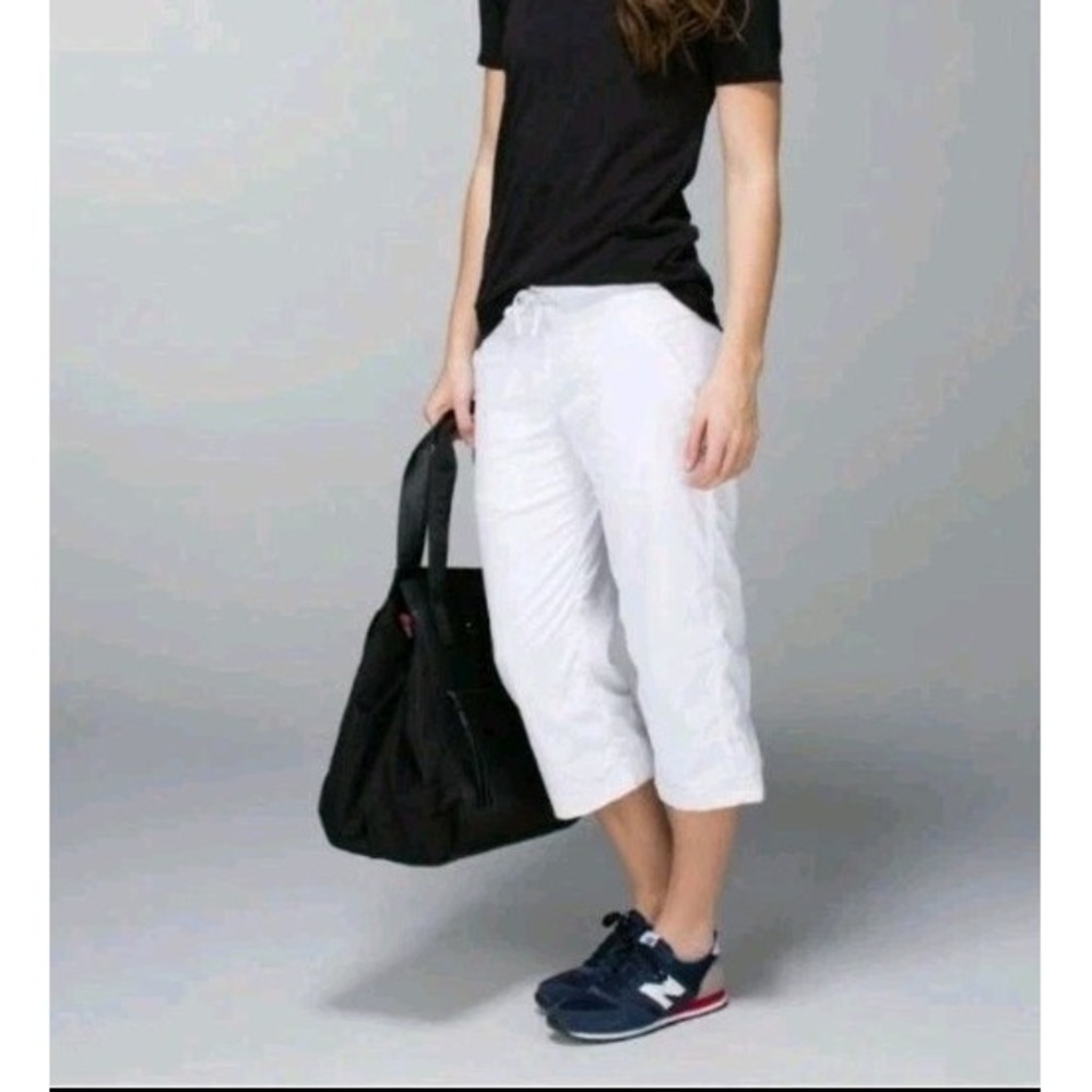 Lululemon Studio Pants White Size 8 Cropped Lined Athletic Activewear Sporty